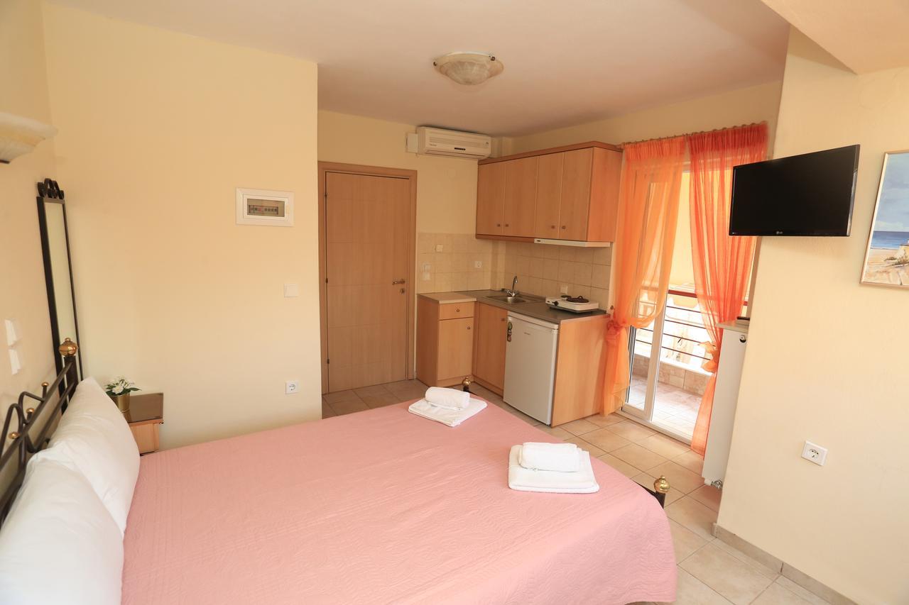 Katerina Apartments Pefkochori Exterior foto